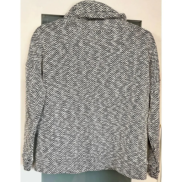 Forever21 Black and White Chevron Houndstooth Cowl
Neck Sweater Women size small - Picture 4 of 9